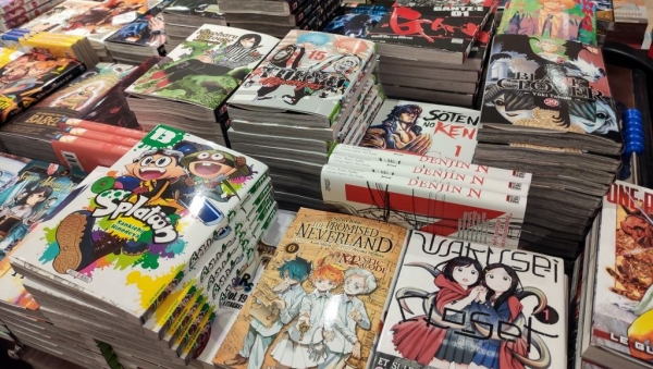 Des mangas dans une librairie parisienne, le 18 novembre 2021