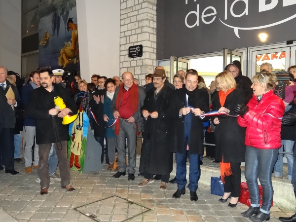 Inauguration de la Maison de la Bande dessinée à Blois en 2015. La accueille environ 2 000 scolaires par an, de l’école élémentaire à l’université.
