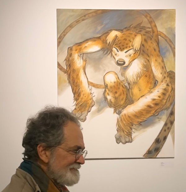 Franck Pé pendant sa visite commentée de son expo à Liège au Grand Curtius en 2023.