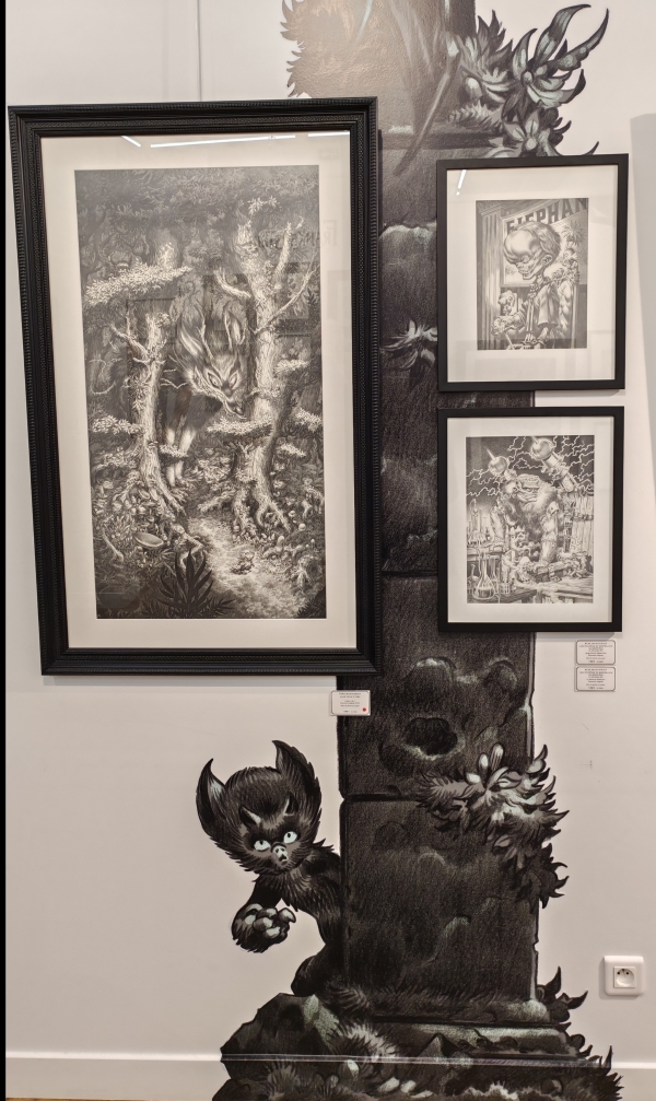 Scénographie ponctuée de monstres inquiétants Une scénographie ponctuée de monstres parfois inquiétants