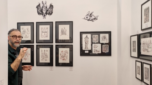 Stan Manoukian partageant sur son travail Stan Manoukian partageant sur son travail