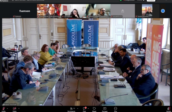 Début de le conférence de Presse à Angoulême organisé par le président et les membres de l'Association pour le (Les 