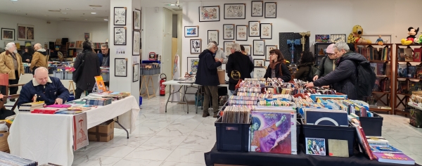 Bouzard Bouzard vient de dédicacer à l'auteur de la photo sa dernière BD à l'humour ravageur