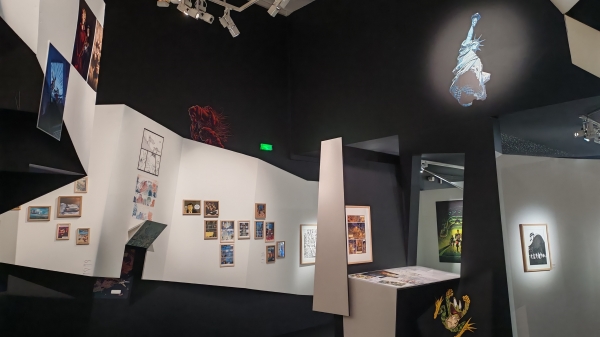 Une expo sous forme d'origami, une scénographie de Marc-Antoine Mathieu