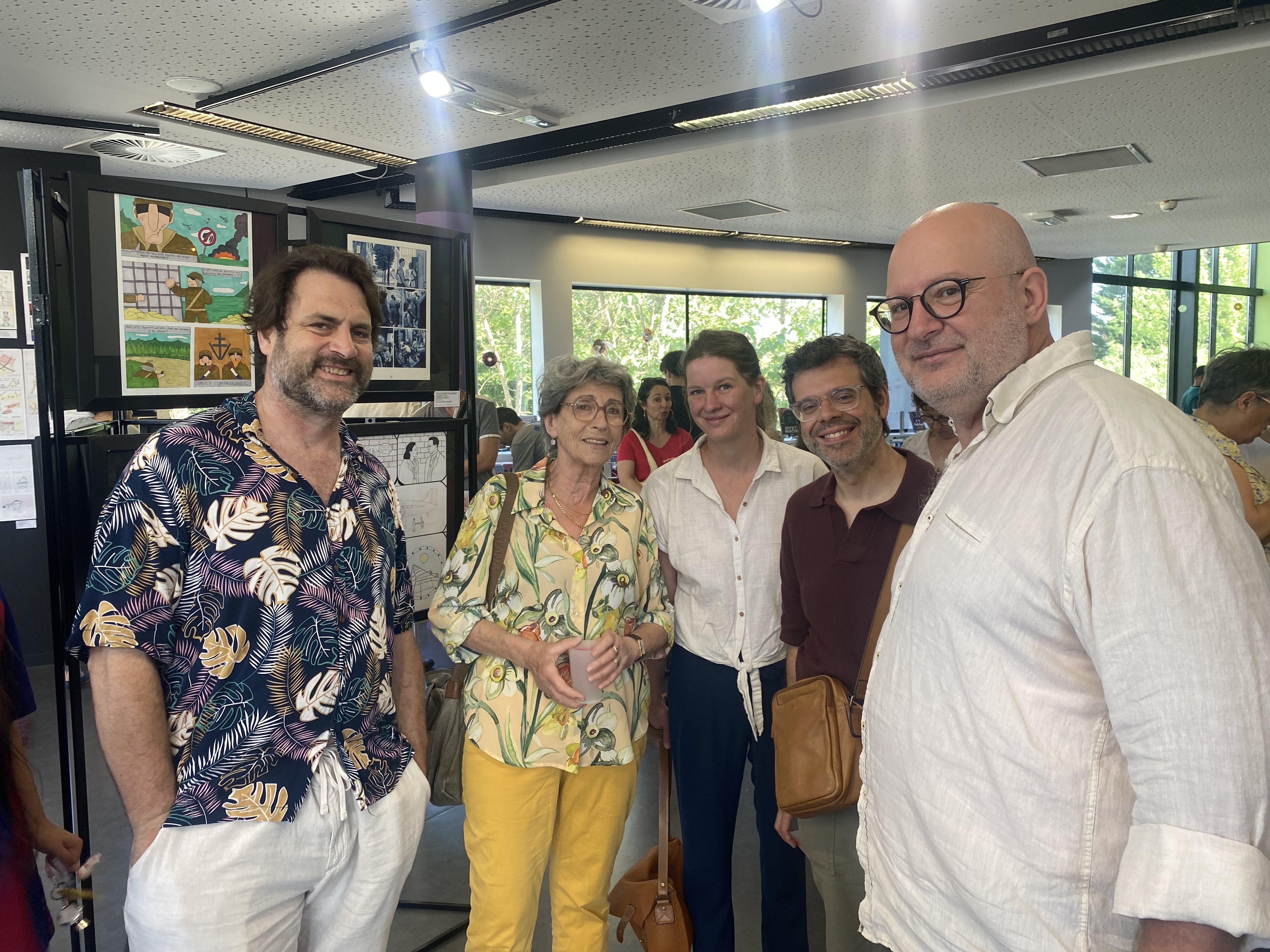 Elisabeth Aubrac, Maud Rouchaussée, Dominique Bertail, Jean-David Morvan et Tony Melado, professeur au collège Lucie Aubrac