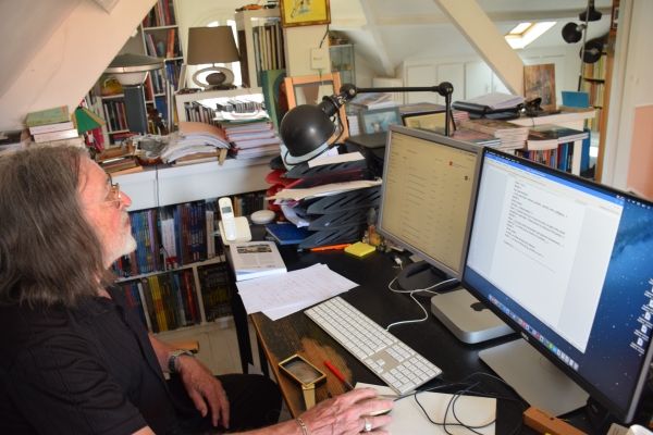 Rodolphe ou l’art du scénario ! Rodolphe à son bureau