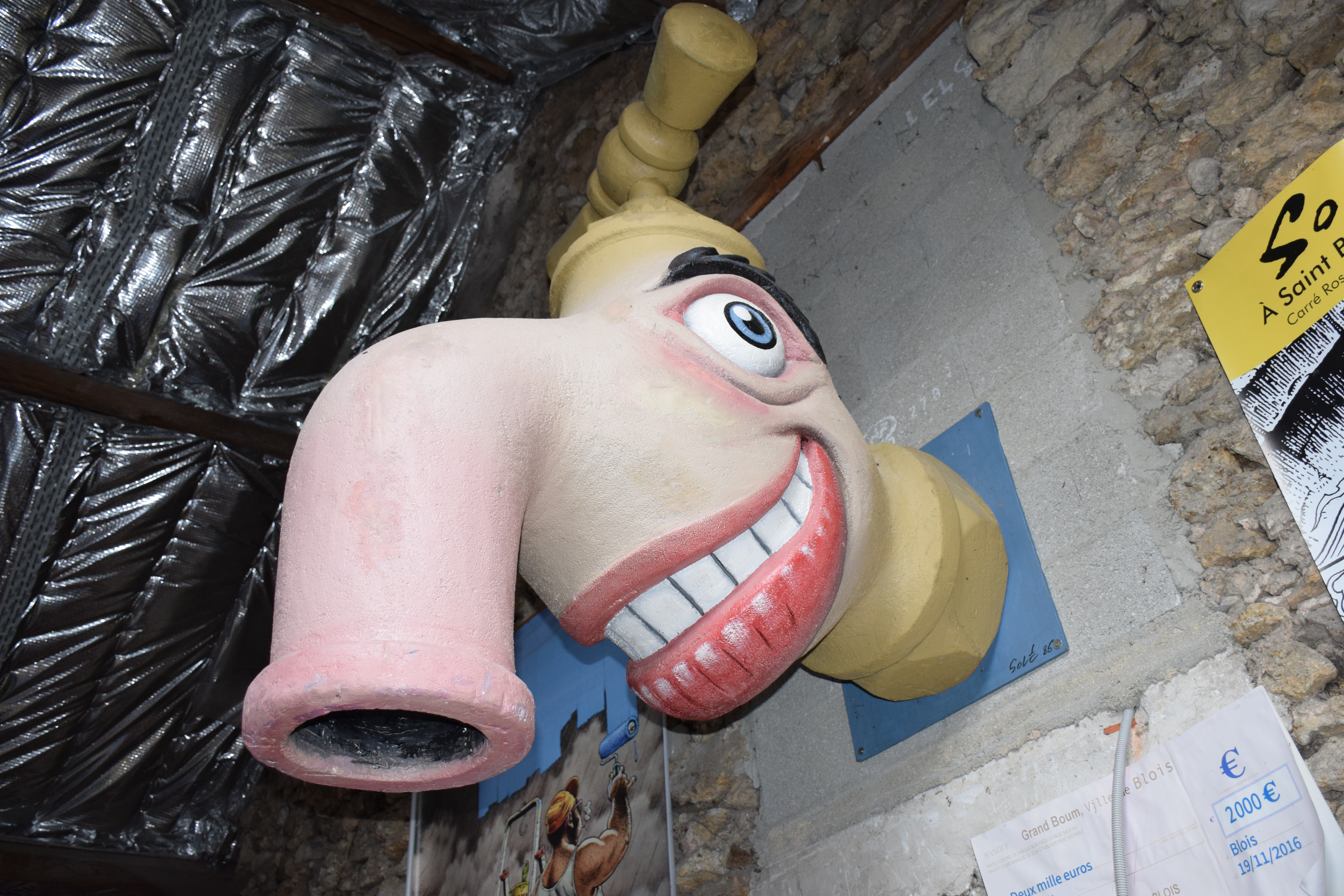 Robinet géant sculpté par Jean Solé