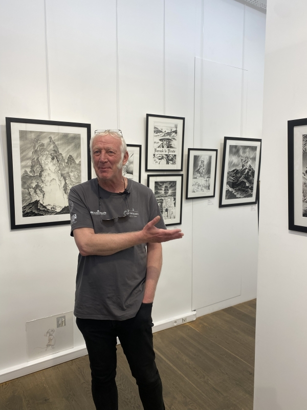 Riff Rebs expliquant ses journées de travail associées à ses créations de planches